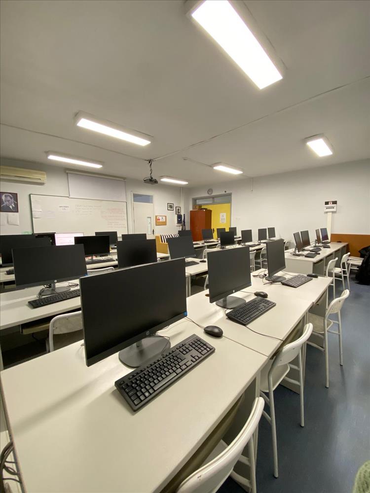 Bilgisayar Laboratuvarı Güncellenerek Yeniden Hizmete Sunuldu